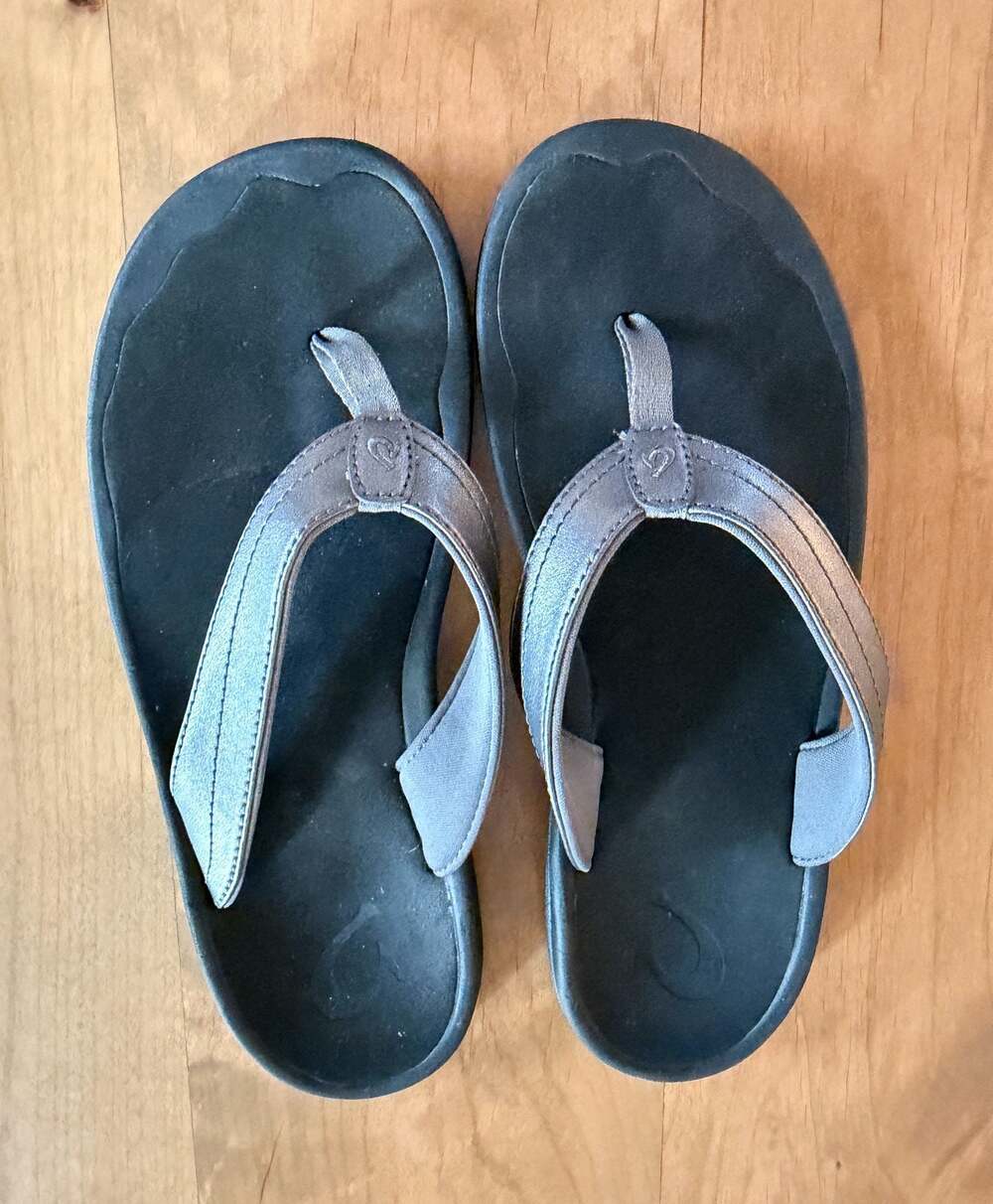 OluKai Ohana Women's Water-Friendly Synthetic Sandals in Pewter/Black 9